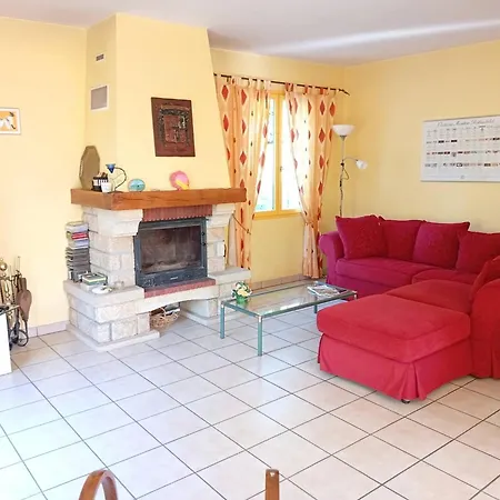 Dom wakacyjny Maison Au Calme Pour 8 Pres Du Lac, Wifi - Fr-1-792-46